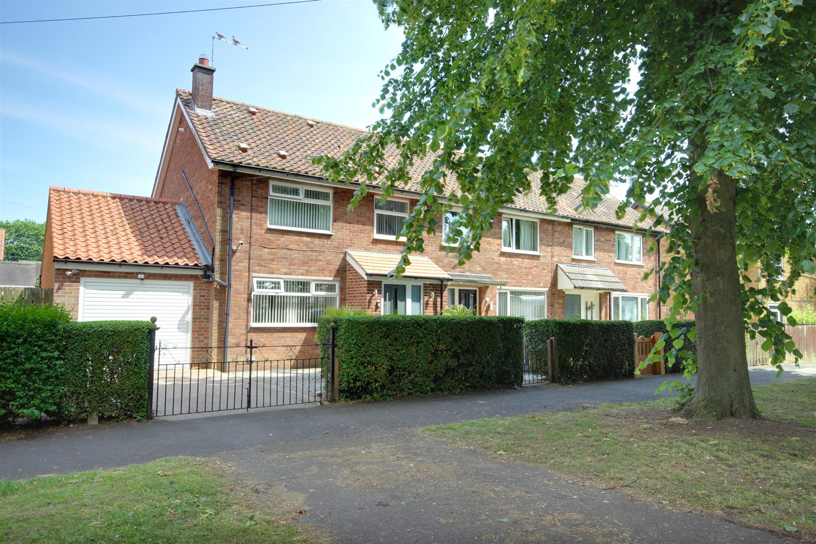 The Parkway, Cottingham